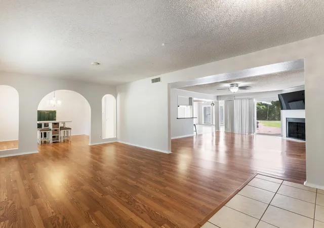 4th image of 2025 Tupper Lake Ln, Bay City, TX 77414 | MLS# 85668773