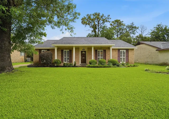 Photo 1 of Single family home for sale at 16007 Fathom Ln, Houston, TX 77062 | MLS# 96708968 | Listing updated on 2026-08-30