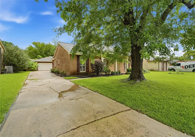 Photo 3 of Single family home for sale at 16007 Fathom Ln, Houston, TX 77062 | MLS# 96708968 | Listing updated on 2026-08-30