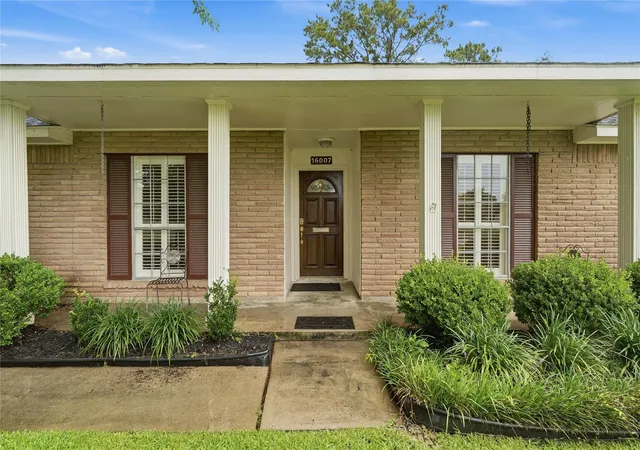 Photo 3 of Single family home for sale at 16007 Fathom Ln, Houston, TX 77062 | MLS# 96708968 | Listing updated on 2026-08-30