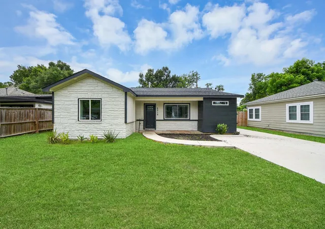 Photo 2 of Single family home for sale at 4918 Culmore Ln, Houston, TX 77021 | MLS# 31968136 | Listing updated on 2026-09-11