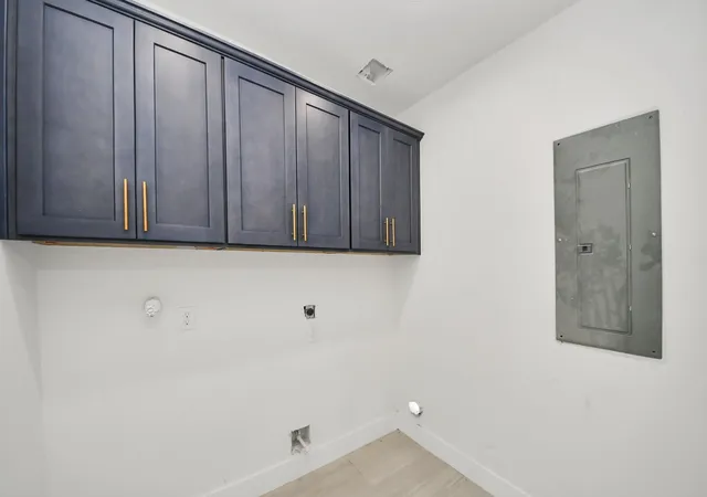 Photo 3 of Single family home for sale at 4918 Culmore Ln, Houston, TX 77021 | MLS# 31968136 | Listing updated on 2026-09-11