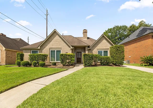 Photo 1 of Sale Pending at 19611 Atasca Oaks Dr, Humble, TX 77346 | MLS# 26816301 | Listing updated on 2026-09-04