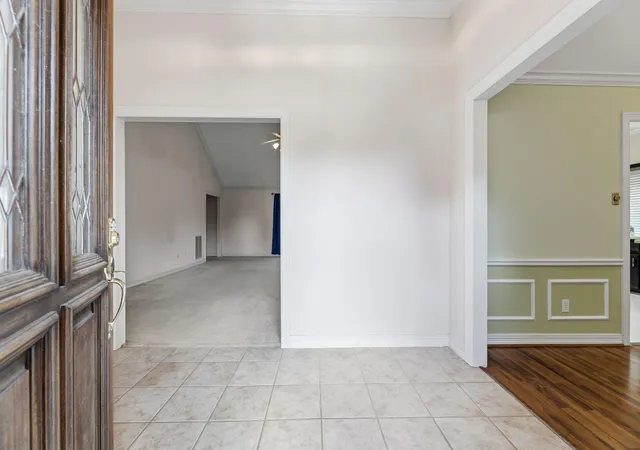 Photo 4 of Sale Pending at 19611 Atasca Oaks Dr, Humble, TX 77346 | MLS# 26816301 | Listing updated on 2026-09-04