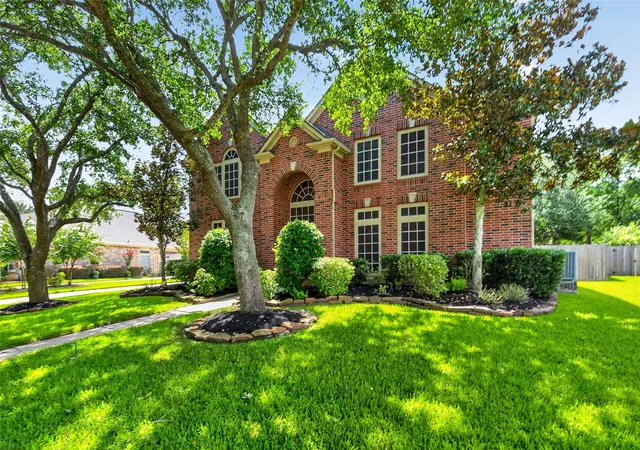 Homes for sale in Friendswood, TX | 2804 Harvest Hill Dr, Friendswood, TX 77546 | MLS# 74458267
