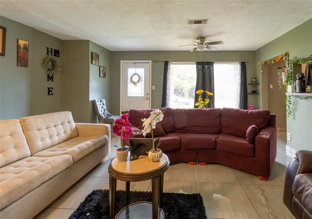 Photo 3 of Single family home for sale at 8438 Sonneville Dr, Houston, TX 77080 | MLS# 82437933 | Listing updated on 2026-09-15
