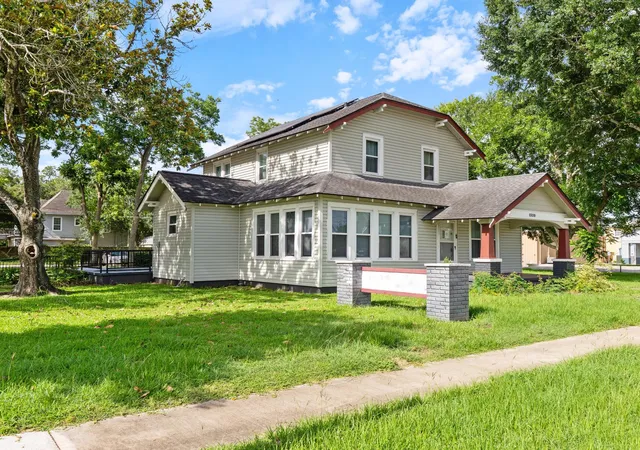 image of 1320 7th St, Bay City, TX 77414 | MLS# 29127980