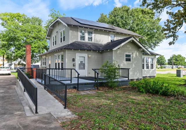 image of 1320 7th St, Bay City, TX 77414 | MLS# 29127980
