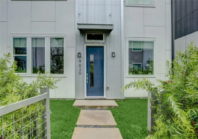 Photo 2 of Single family home for sale at 9820 Mocking Bird Hl Ln, Houston, TX 77080 | MLS# 24816333 | Listing updated on 2026-09-06