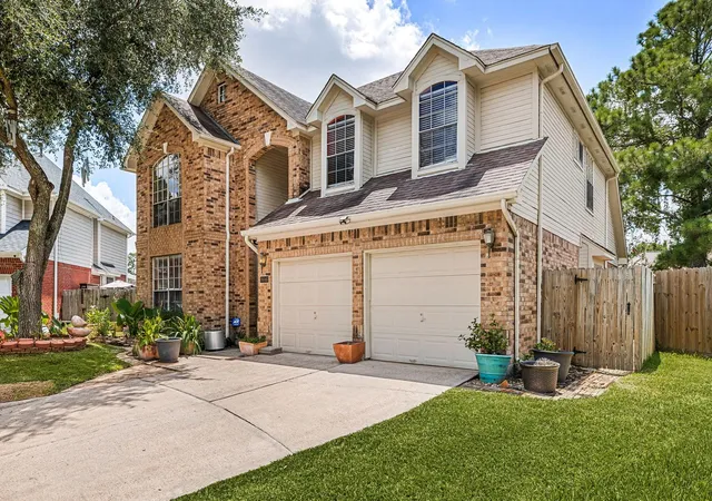 Photo 3 of Single family home for sale at 9046 Fairbloom Ln, Houston, TX 77040 | MLS# 84307765 | Listing updated on 2026-08-18