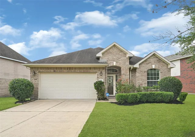 Homes for sale in Rosharon, TX | 13610 Summer Spring Ln, Rosharon, TX 77583 | MLS# 98011234