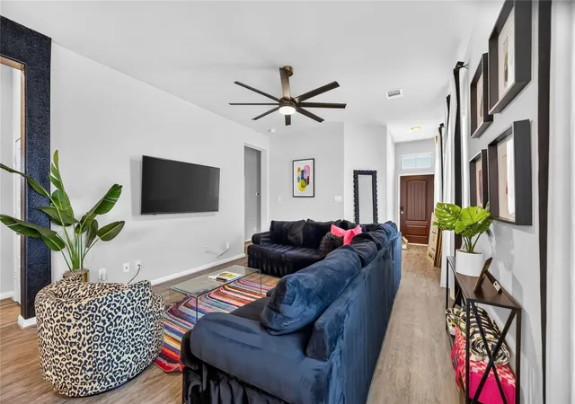 5th image of 15530 Bollardpoint Ln, Houston, TX 77053 | MLS# 92847373