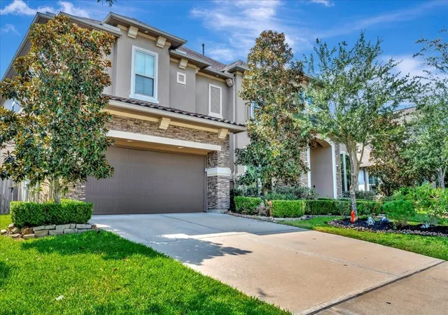 Photo 3 of Single family home for sale at 1310 Tamina Pass Ln, Friendswood, TX 77546 | MLS# 68213779 | Listing updated on 2026-08-28