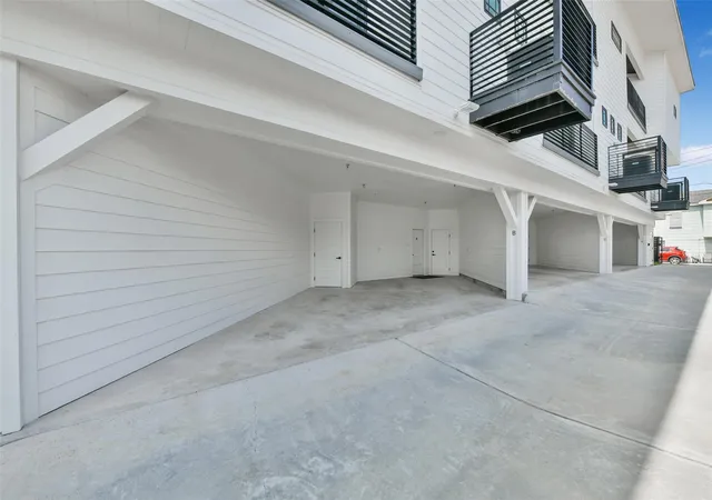 5th image of 1716 23Rd St #B, Galveston, TX 77550 | MLS# 88059824