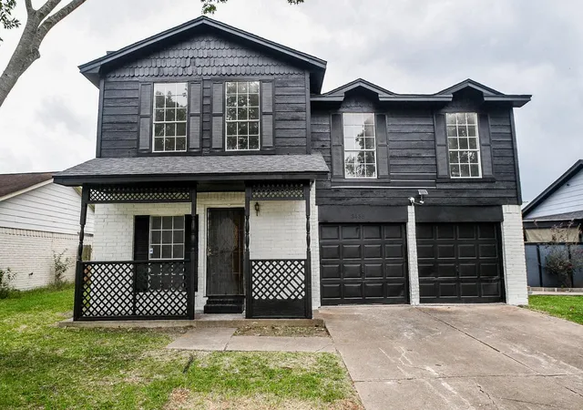 Photo 3 of Sale Pending at 3435 Overcross Dr, Houston, TX 77045 | MLS# 67575089 | Listing updated on 2026-09-08
