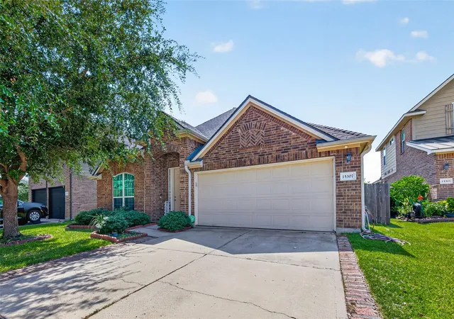 Photo 4 of Single family home for sale at 15307 Skyhill Dr, Cypress, TX 77433 | MLS# 3257025 | Listing updated on 2026-09-21