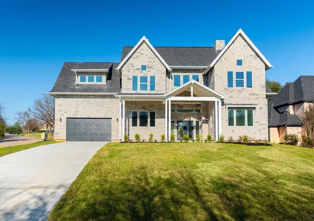 Photo 2 of Single family home for sale at 5 Edgewood Cir, Montgomery, TX 77356 | MLS# 8356808 | Listing updated on 2026-06-04