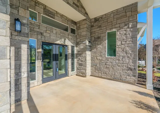Photo 3 of Single family home for sale at 5 Edgewood Cir, Montgomery, TX 77356 | MLS# 8356808 | Listing updated on 2026-06-04