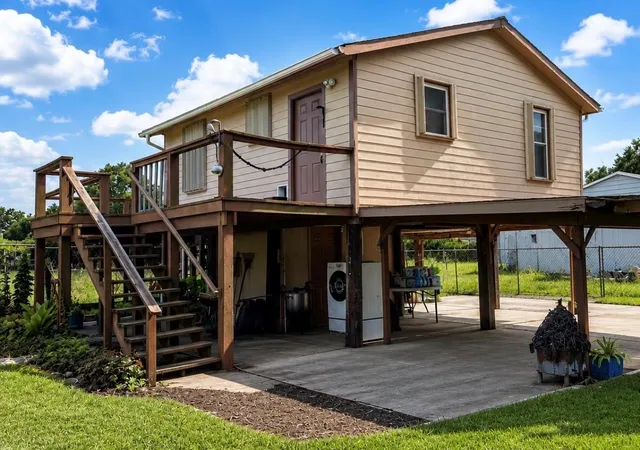 Homes for sale in Anahuac, TX | 127 Lone Oak, Anahuac, TX 77514 | MLS# 94494550