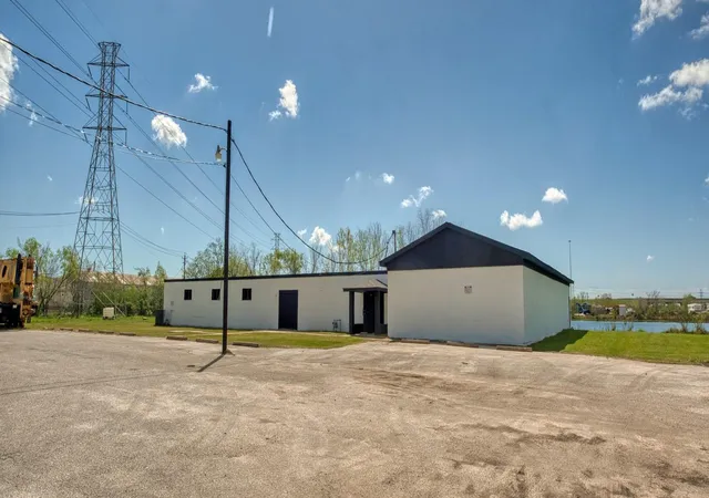 4th image of 238 Johnson Cook Rd, Clute, TX 77531 | MLS# 48156639