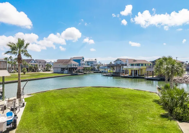 Photo 3 of Land for sale at 547 Sunset Cir, Galveston, TX 77554 | MLS# 42691775 | Listing updated on 2026-03-27