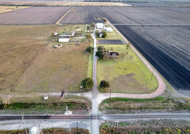1st image of 5629 Us 59 S, Edna, TX 77957 | MLS# 54845657