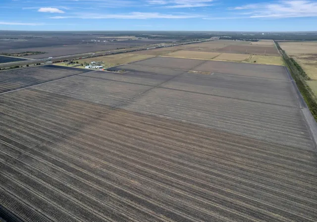 4th image of 5629 Us-59 S, Edna, TX 77957 | MLS# 54845657