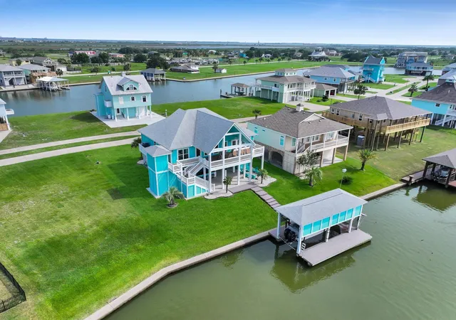 Photo 2 of Single family home for sale at 2005 & 2009 Laguna Harbor Cvs Blvd, Port Bolivar, TX 77650 | MLS# 75612341 | Listing updated on 2026-06-29