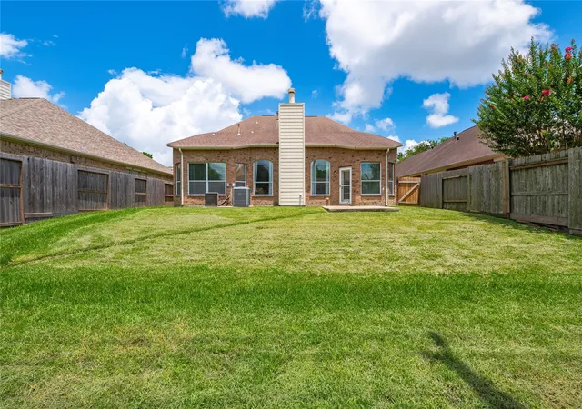 37th image of 327 Holly Branch Ln, Kemah, TX 77565 | MLS# 37071522