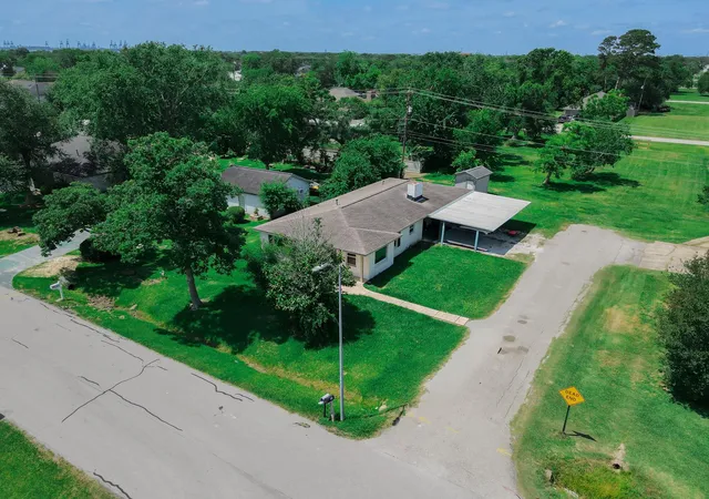 5th image of 402 S Blackwell St, La Porte, TX 77571 | MLS# 5821617