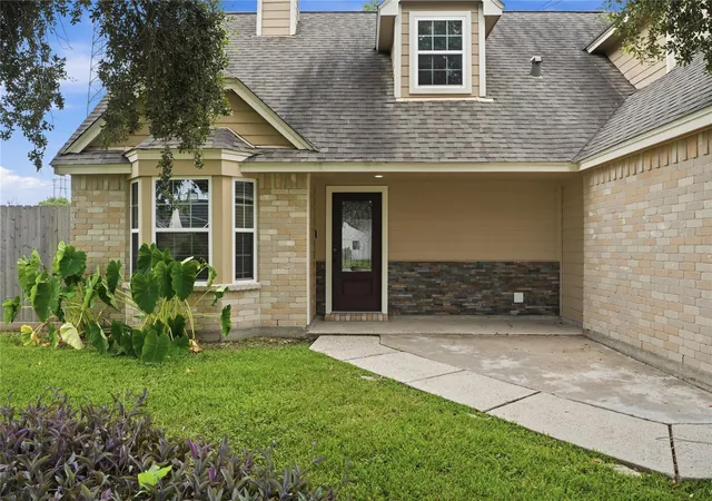 3rd image of 2017 Eastwind Dr, Deer Park, TX 77536 | MLS# 89512827