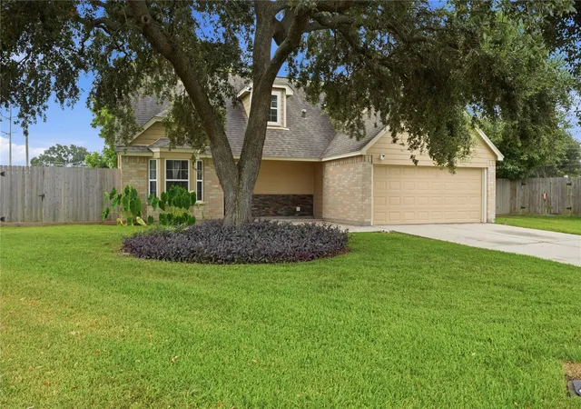 4th image of 2017 Eastwind Dr, Deer Park, TX 77536 | MLS# 89512827