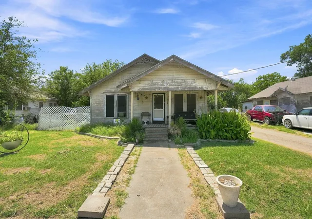 Photo 2 of Single family home for sale at 403 N Hill St, Itasca, TX 76055 | MLS# 45176188 | Listing updated on 2026-08-31