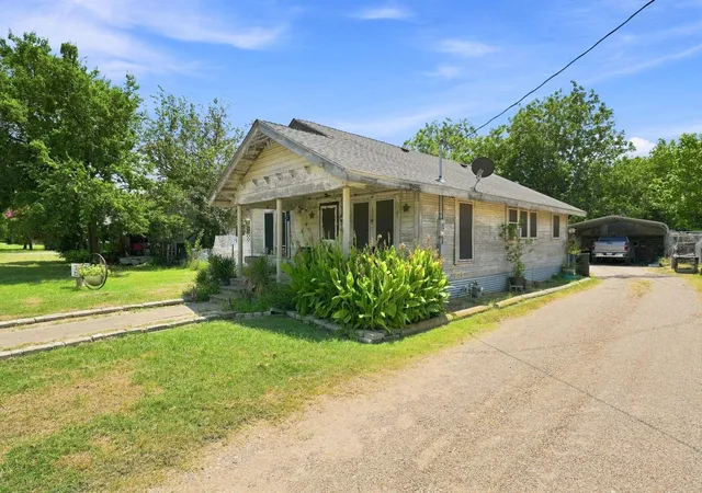 Photo 3 of Single family home for sale at 403 N Hill St, Itasca, TX 76055 | MLS# 45176188 | Listing updated on 2026-08-31