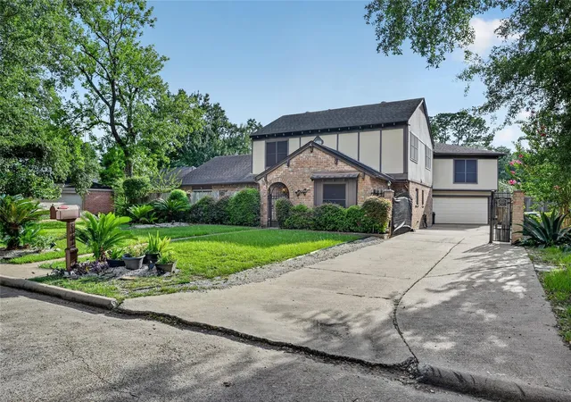 Photo 3 of Single family home for sale at 8111 Ivan Reid Dr, Houston, TX 77040 | MLS# 46744326 | Listing updated on 2026-07-20