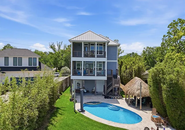 Homes for sale in Bacliff, TX | 4019 Bayshore Dr Dr, Bacliff, TX 77518 | MLS# 10331928