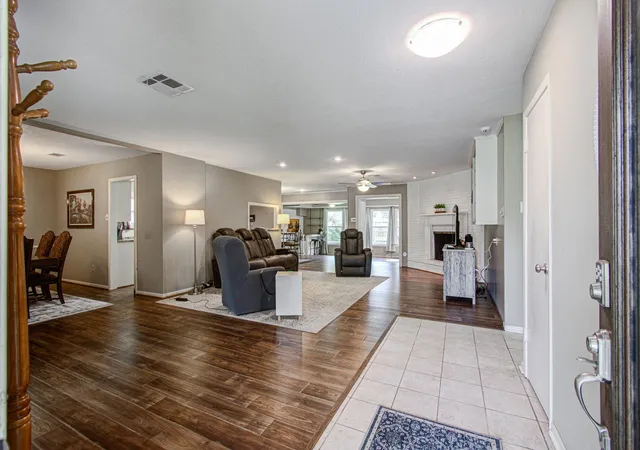 Photo 3 of Single family home for sale at 4814 Burning Tree Dr, Baytown, TX 77521 | MLS# 51213713 | Listing updated on 2026-09-15