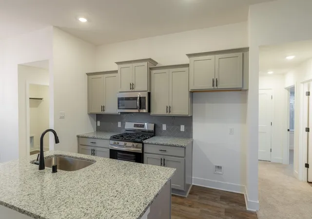 3rd image of 4406 W Bayou Maison Cir, Dickinson, TX 77539 | MLS# 16821610