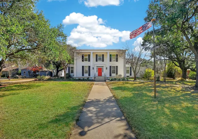 Photo 2 of Single family home for sale at 607 S Haswell Dr, Bryan, TX 77803 | MLS# 17851553 | Listing updated on 2026-09-11