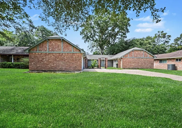 Photo 2 of Single family home for sale at 12615 Amado Dr, Houston, TX 77065 | MLS# 63139378 | Listing updated on 2026-09-10