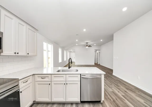 Photo 4 of Sale Pending at 18720 Loom Dr, Conroe, TX 77306 | MLS# 26155307 | Listing updated on 2026-08-16