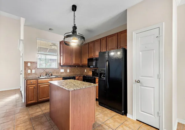 5th image of 816 Sterling Creek Cir, Katy, TX 77450 | MLS# 79325618