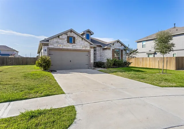 Photo 3 of Single family home for sale at 503 Turtle Dove Dr, Sealy, TX 77474 | MLS# 76746855 | Listing updated on 2026-08-29