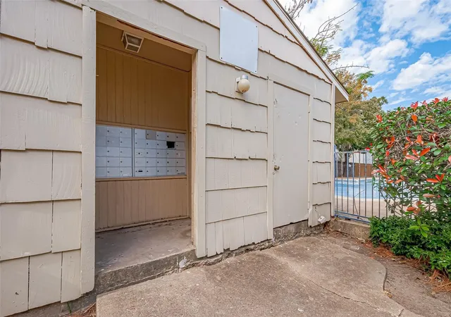 Photo 3 of Condo for sale at 8201 Richmond Ave #55, Houston, TX 77063 | MLS# 40553986 | Listing updated on 2026-02-15