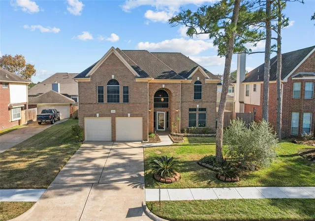 1st image of 2405 Evergreen Dr, Pearland, TX 77581 | MLS# 93668342