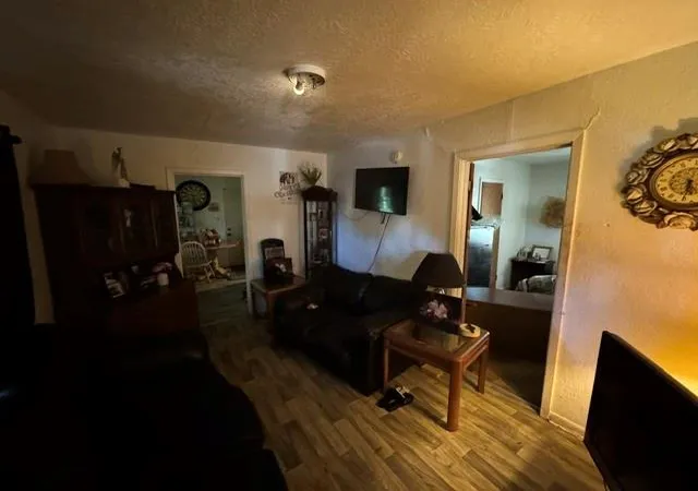 7th image of 305 Liberty St, Brenham, TX 77833 | MLS# 73322010