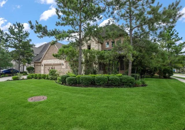 Photo 3 of Single family home for sale at 28680 Clear Woods Dr, Spring, TX 77386 | MLS# 36053001 | Listing updated on 2026-09-19