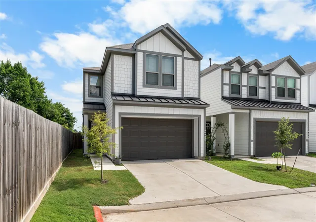 Photo 2 of Single family home for sale at 4001 Baja Ln, Houston, TX 77045 | MLS# 27123729 | Listing updated on 2026-09-07