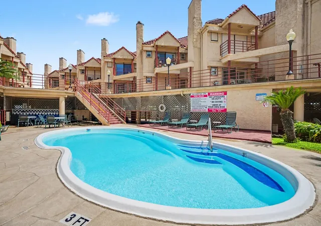3rd image of 7312 Seawall Blvd #103, Galveston, TX 77551 | MLS# 72052001