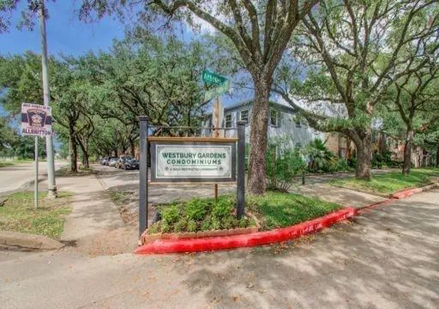 Photo 3 of Condo for sale at 11609 Chimney Rock Rd, Houston, TX 77035 | MLS# 85963677 | Listing updated on 2026-09-16